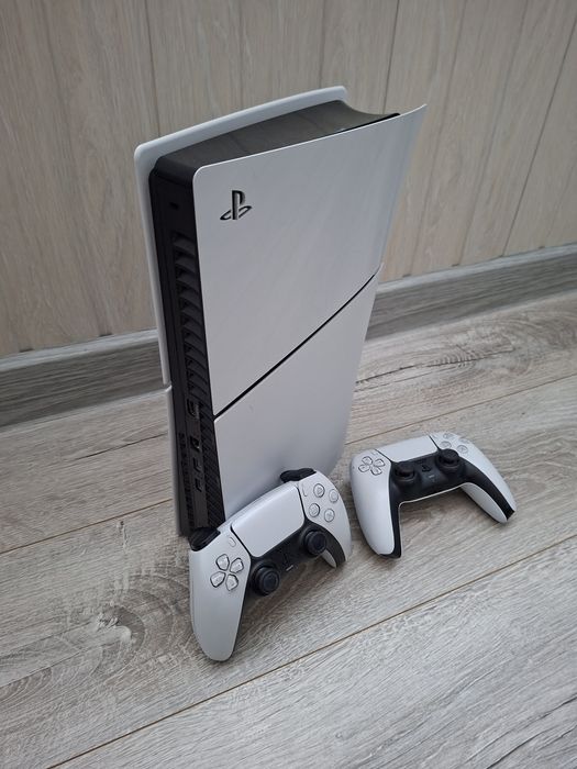 Продаю Sony Playstation 5 slim 1ТБ