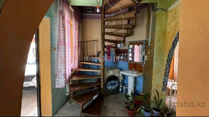 Жер көлемі кең үй сатылады