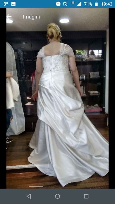 Vand rochie de mireasa