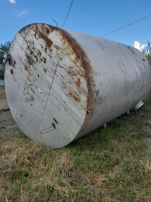 Продам цистерну.