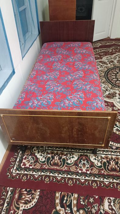 Spalniy qalin matrasi bilan 500