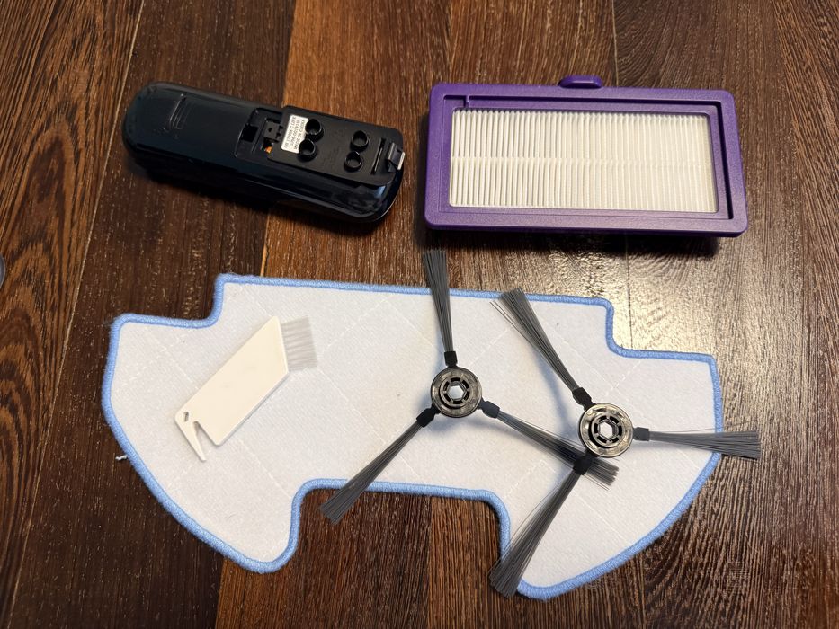 Aspirator robot Samsung Telecomanda, perii, pad spalare, filtru,cutter