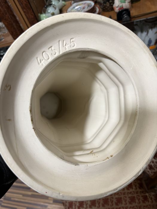 голяма порцеланова колона постамент