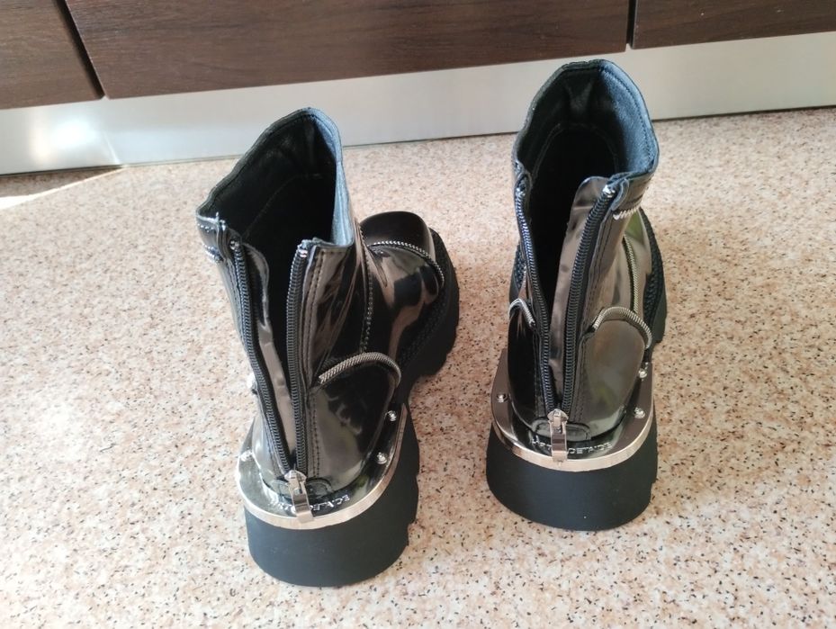 Демисезонные ботинки