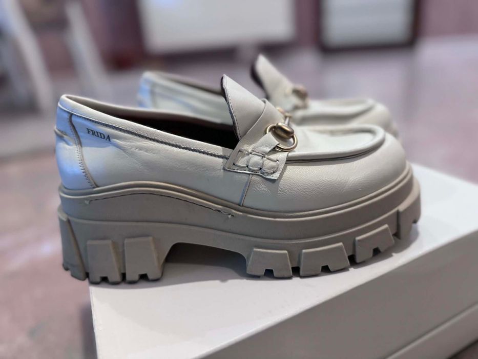 Бежови Луфъри размер 37