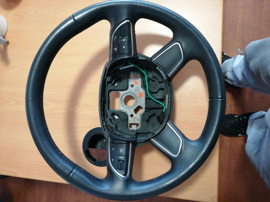 Volan din piele cu comenzi pentru Audi a3 8v Audi a4 b9 Audi a5 a6 4g