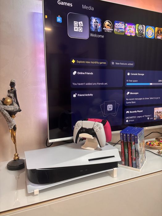 PlayStation 5 Disc Edition + 2 Джойстика + 5 игри Бартер