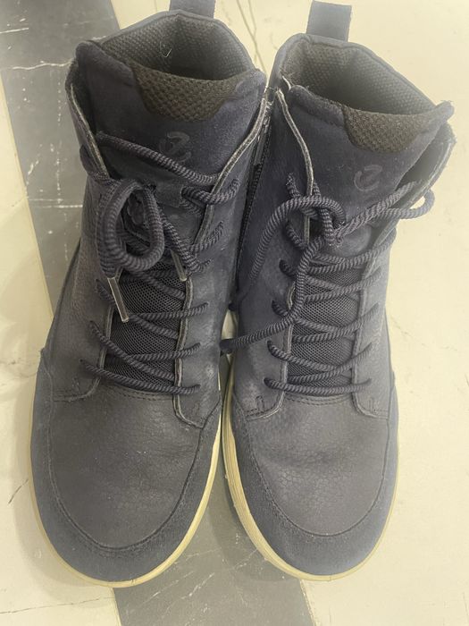 Классные фирменные ботинки ECCO