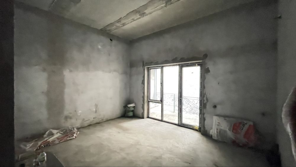 Янги ховли сотилади, Учтепа тумани, ориентир: эски Литературный инстит