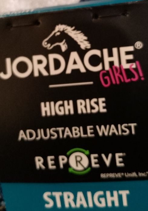 Джинсы для девочек новые.