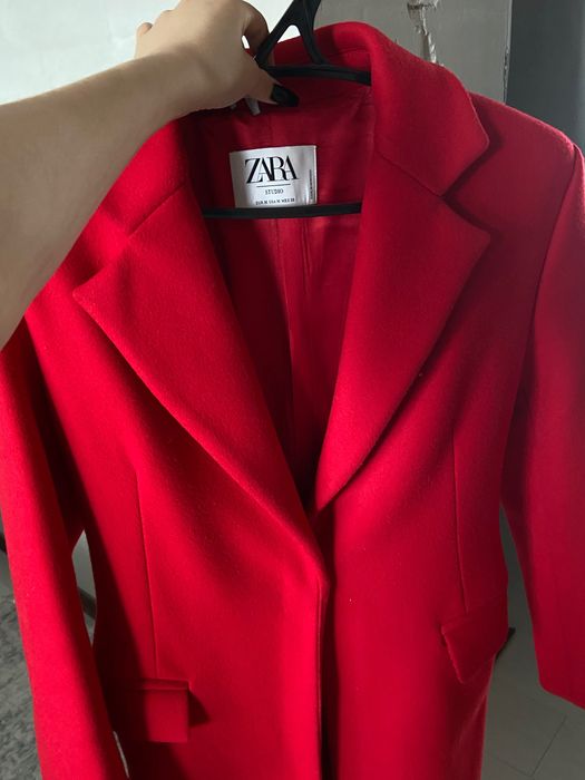 Красное пальто ZARA