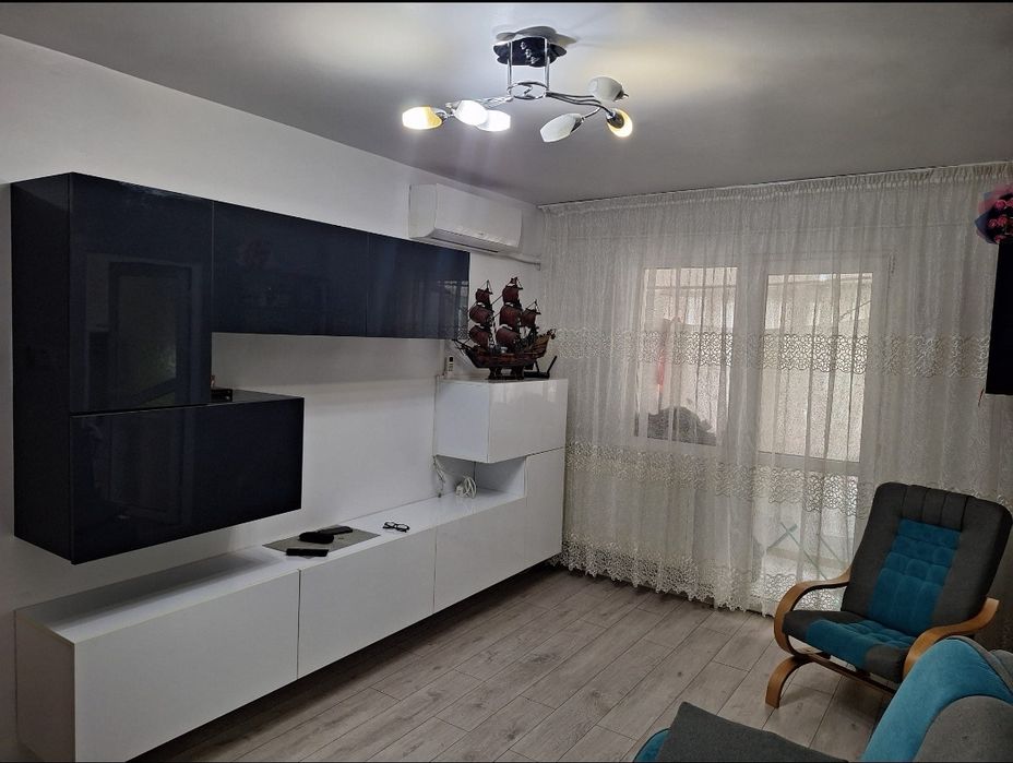Se vinde apartament 3 camere