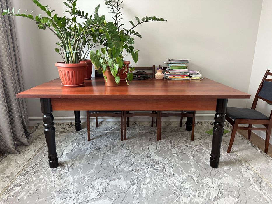 Столы  и  стулья