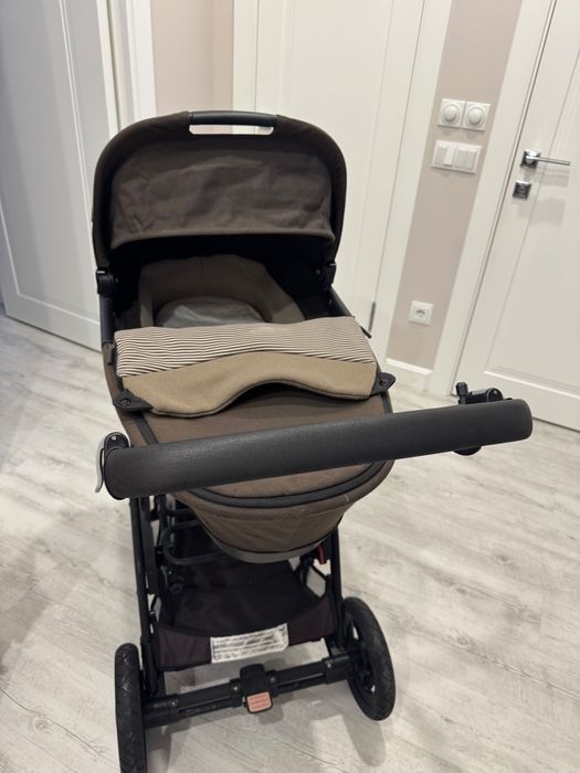 Продам коляску фирмы Maxi-cosi