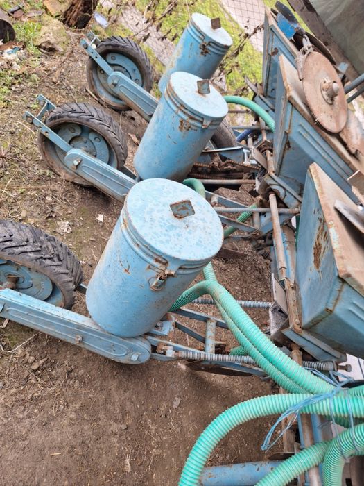 De vânzare semănătoare porumb SPC 6 din2004