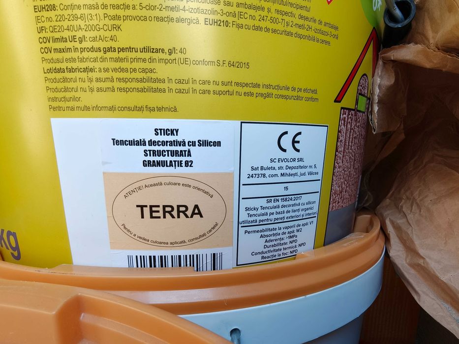 Tencuiala decorativa pentru exterior