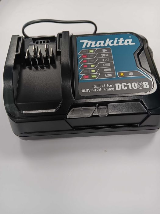 зарядно устройство за акумулаторни батерии  Makita DC10SB, LED дисплей