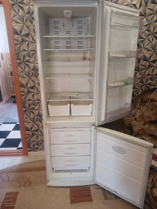 Продам холодильник