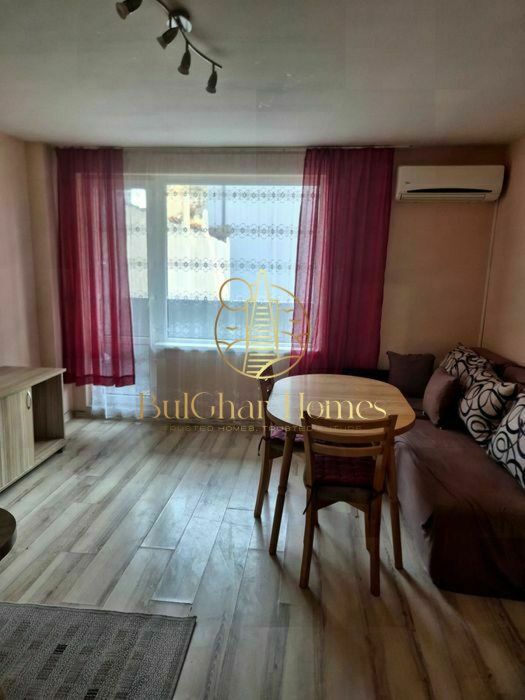 Дава се под наем Двустаен апартамент в Варна, Колхозен пазар - 50 кв.м за 398.82 € - Снимка #1