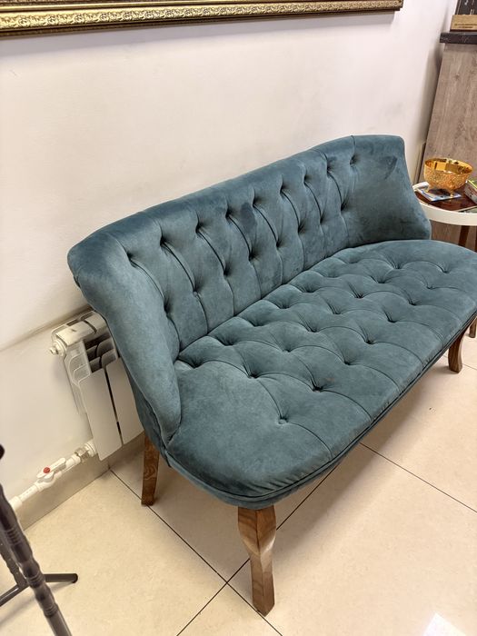 Диван с креслом