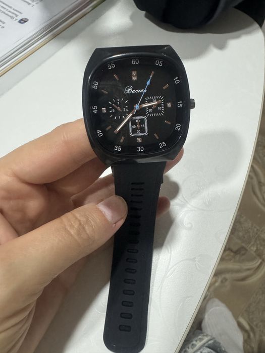 Часы кварцевые продам