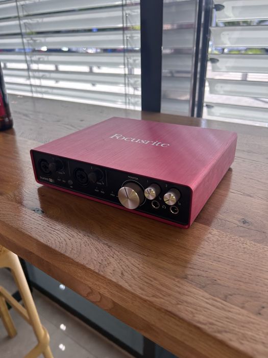 Placa de sunet Focusrite 6i6