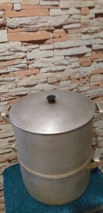 Мантоварка в хорошем состоянии