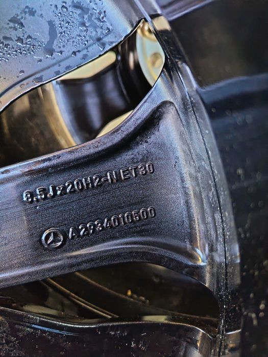 20 цола Mercedes EQE SUV W293 оригинални джанти с летни гуми Pirelli