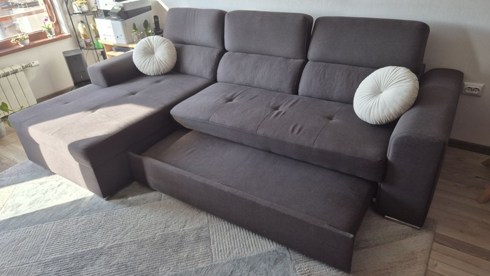 Запазен разтегателен диван