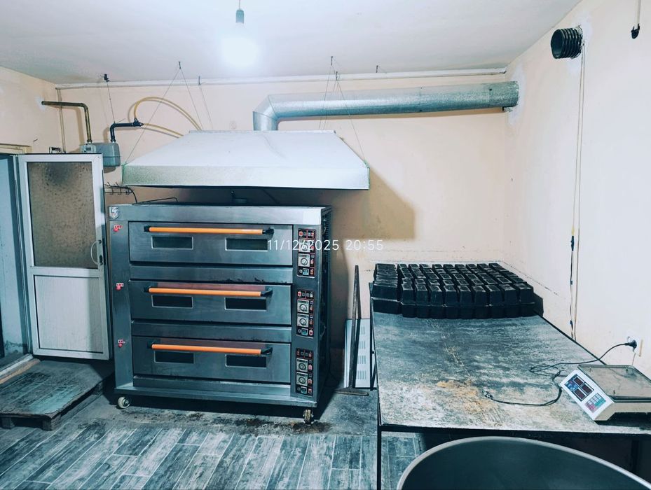 Нонвойхона сотилади.