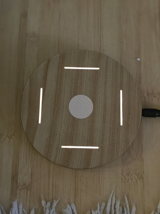 Ghiveci aspect lemn cu levitație magnetică - design modern