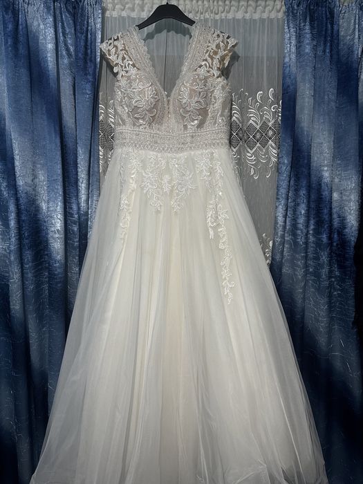Vând rochie de mireasă(citiți descrierea)