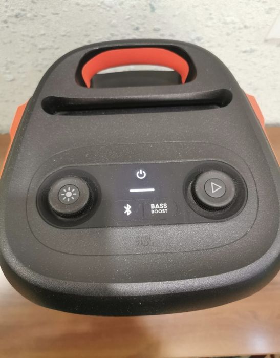 Продам Музыкальную Колонку JBL110