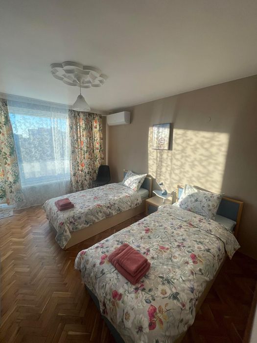 Дава се под наем Тристаен апартамент в Бургас, Лазур - 100 кв.м за 561 € - Снимка #6