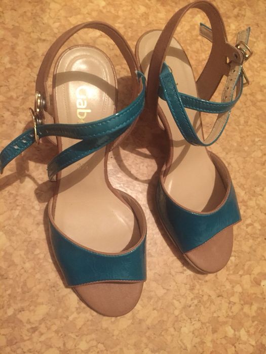 Продам новые босоножки Gabor