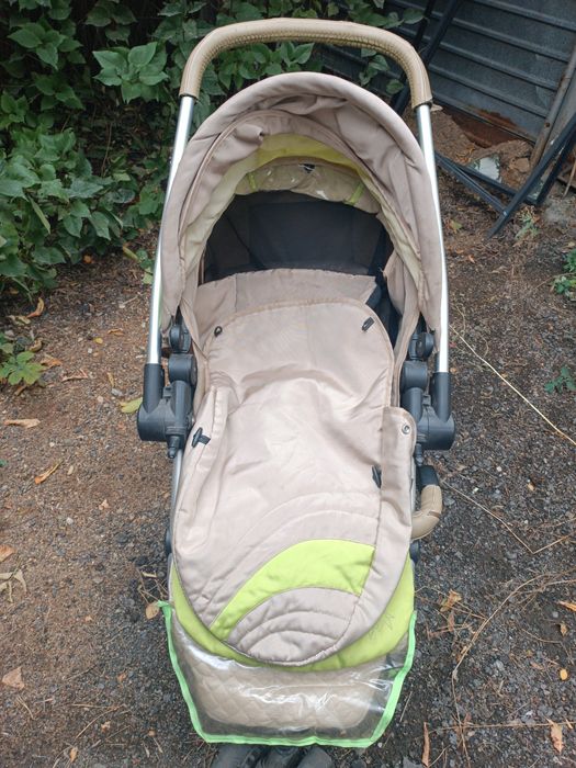 Продам прогулочную коляску