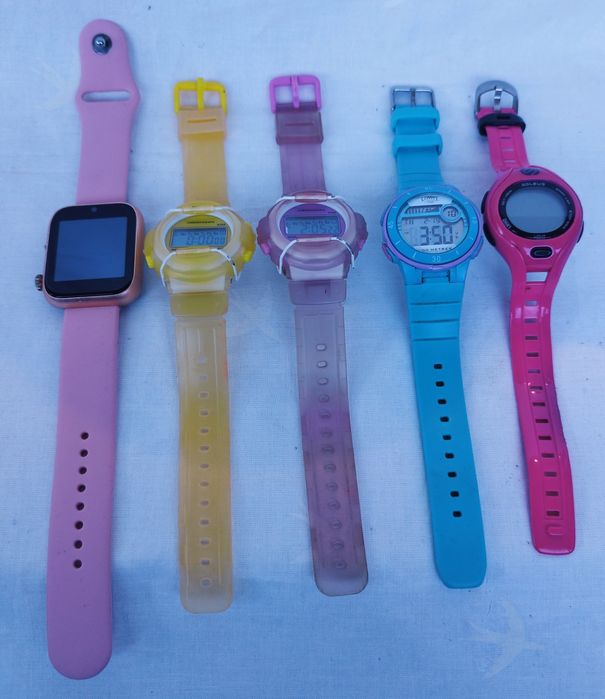 Lot 5 ceasuri de mână unisex, digitale, cu Quartz, functionale.