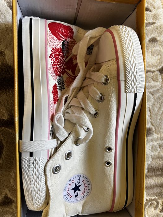 Продам женские кеды