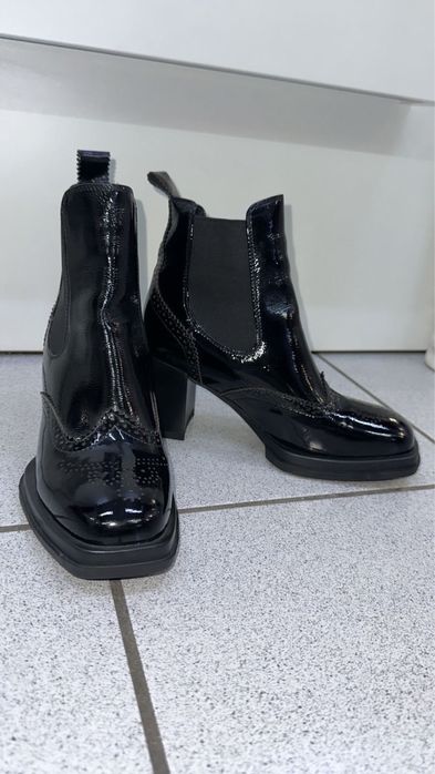 Стильные женские ботинки из натуральной кожи