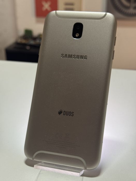 Samsung J7.    2017