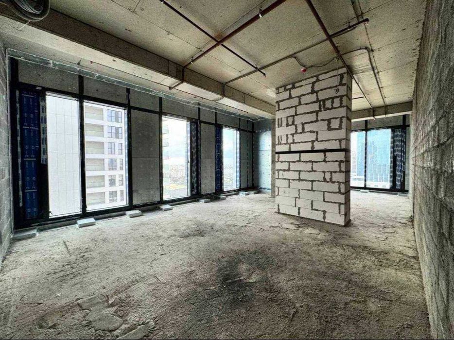 * Piramit Tower 3ком квартира в центре.,ул Бабура и Нукусская.Коробка