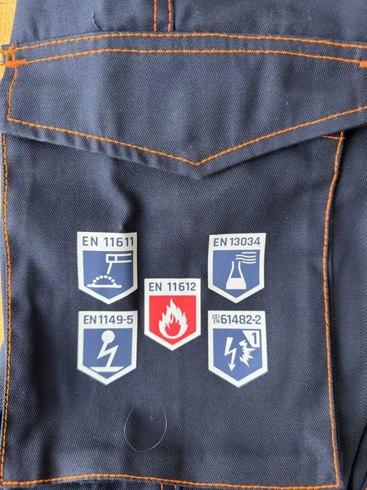 Salopeta completa/haina + pantaloni de lucru marimea 46,48 produs nou