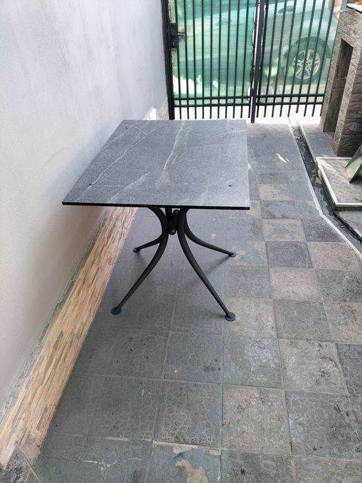 Măsuță de cafea exterior interior din metal și blat din compozit