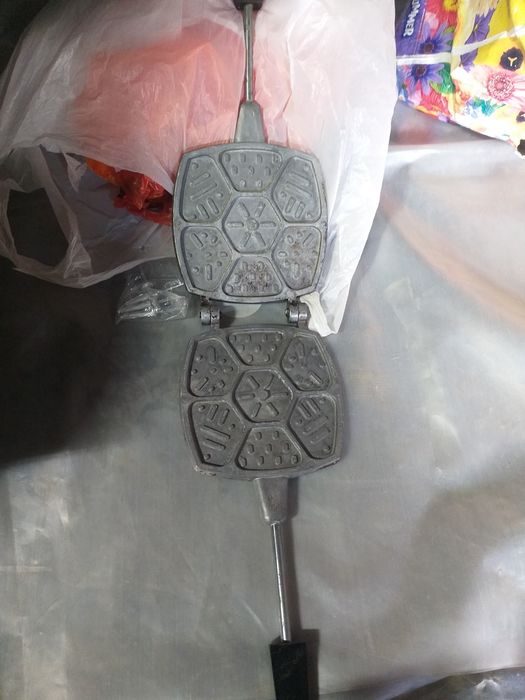 Продам печеницу 1 шт..