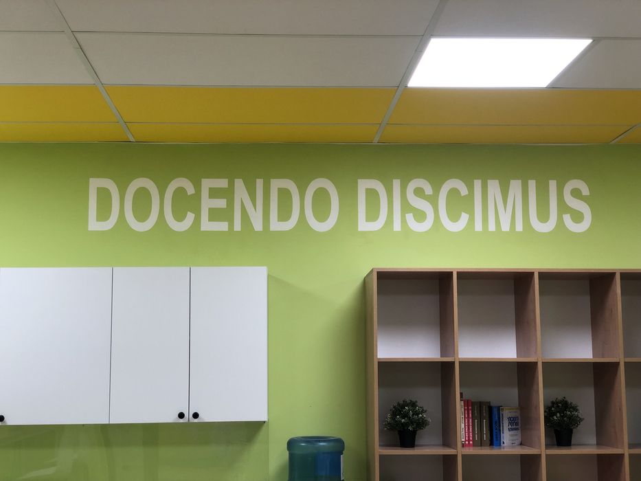 Картины , роспись стен художник