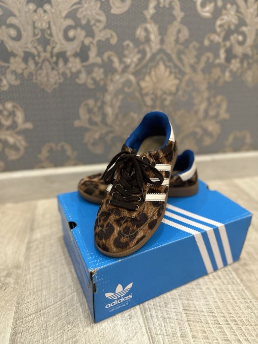Кроссовки adidas