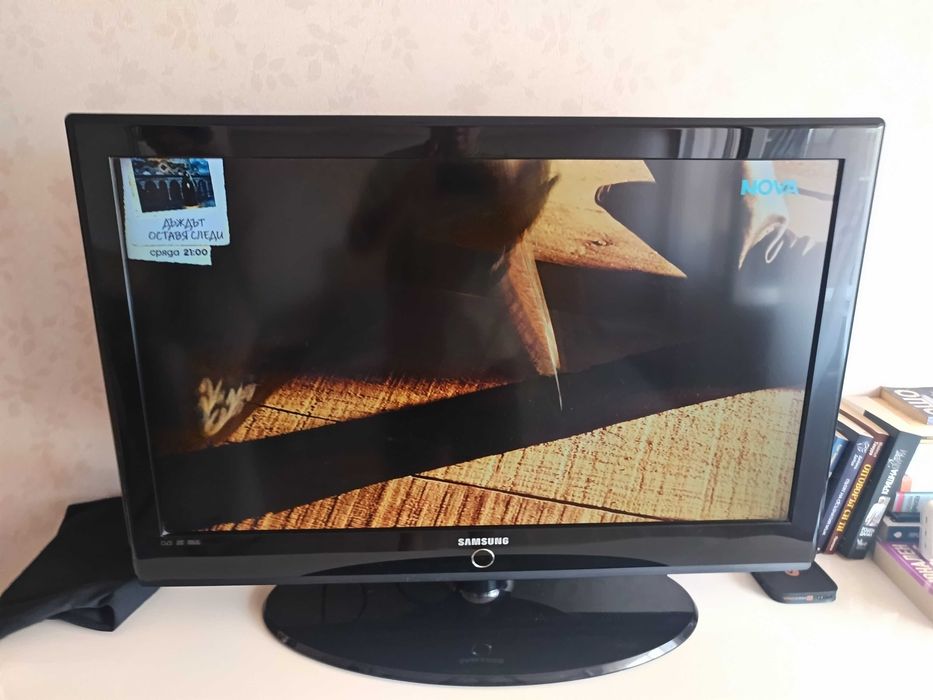 Продавам  LCD телевизор 37"