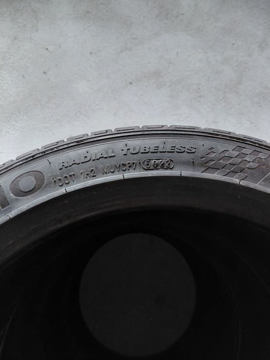 Anvelope vara 235 40 r18