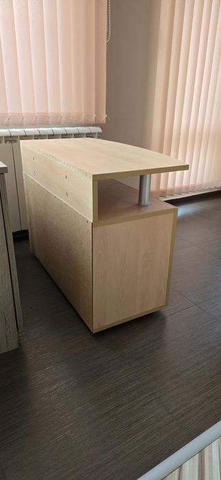 Запазен скрин (височина: 61.5см  ширина: 80.5см  дълбочина: 40.00см)