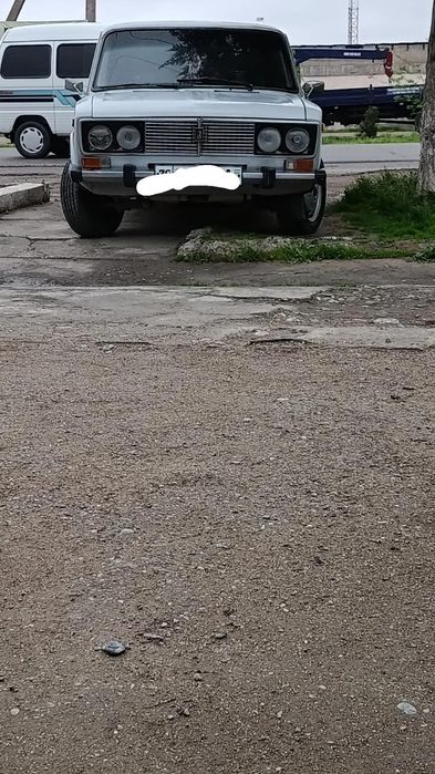 Жигули ваз 2106.